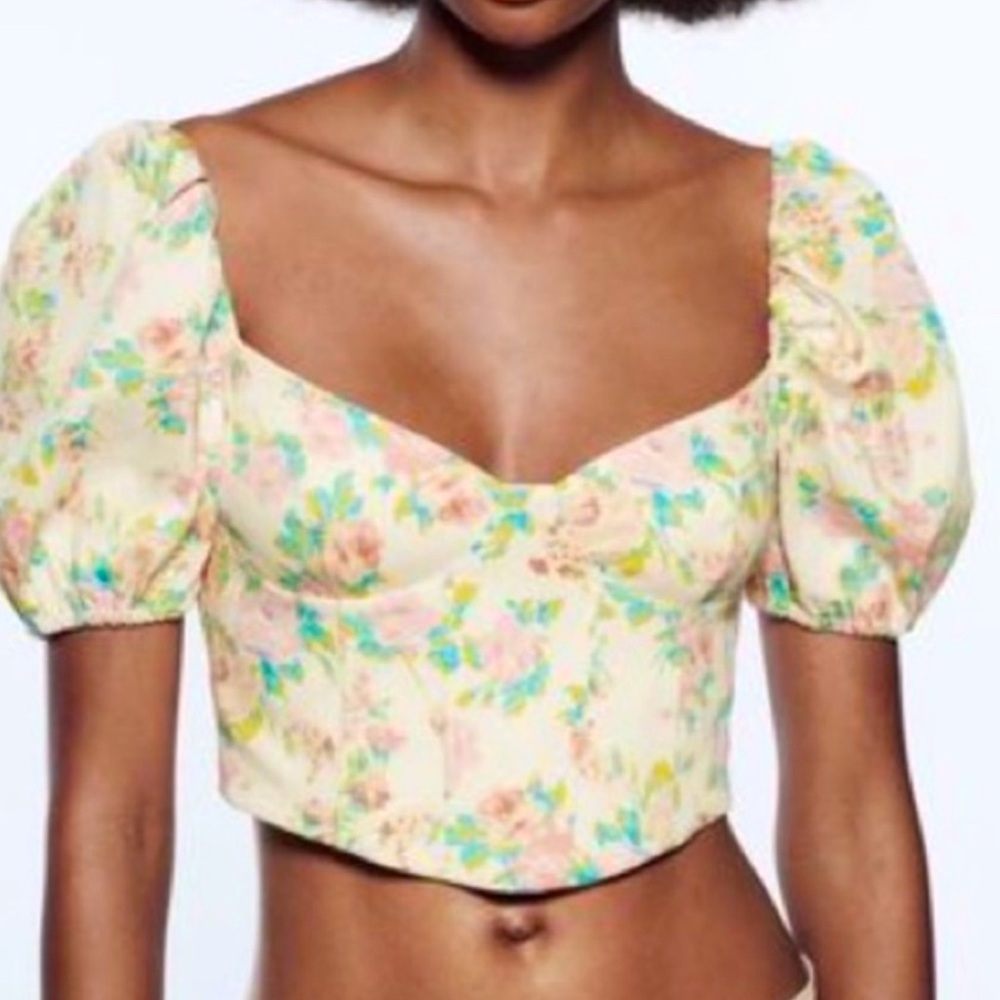 Cropped w/ puffy sleeves